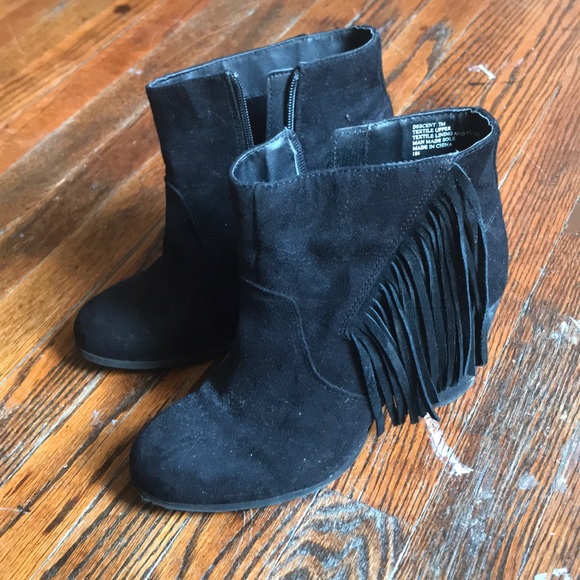 Black Madden Girl Booties w/ Fringe - Picture 1 of 4